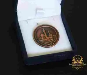 تصویر کربلا همراه با جعبه مخمل